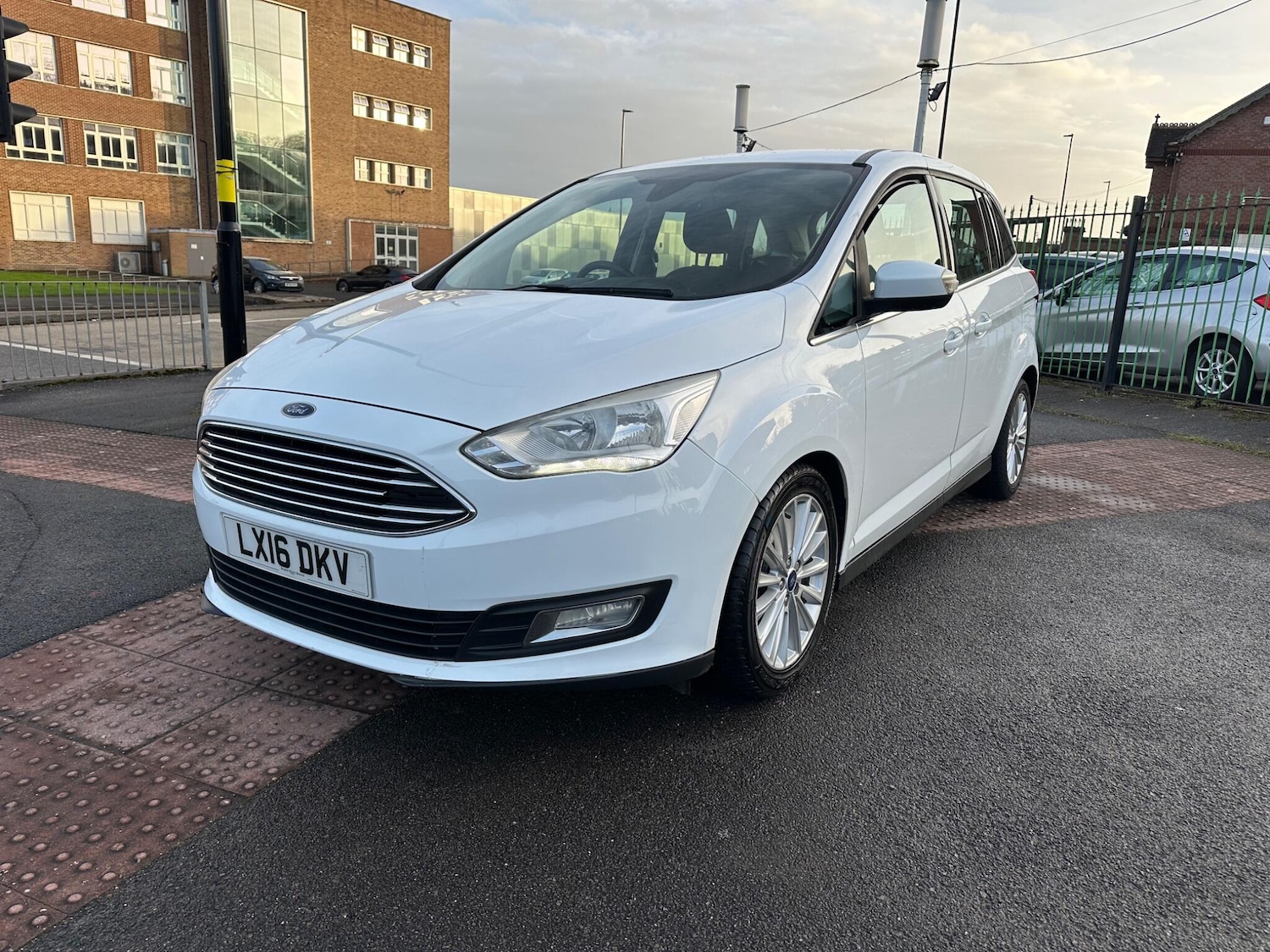 Used Ford Grand C-Max 2016 for sale - 78058563: Photo 9