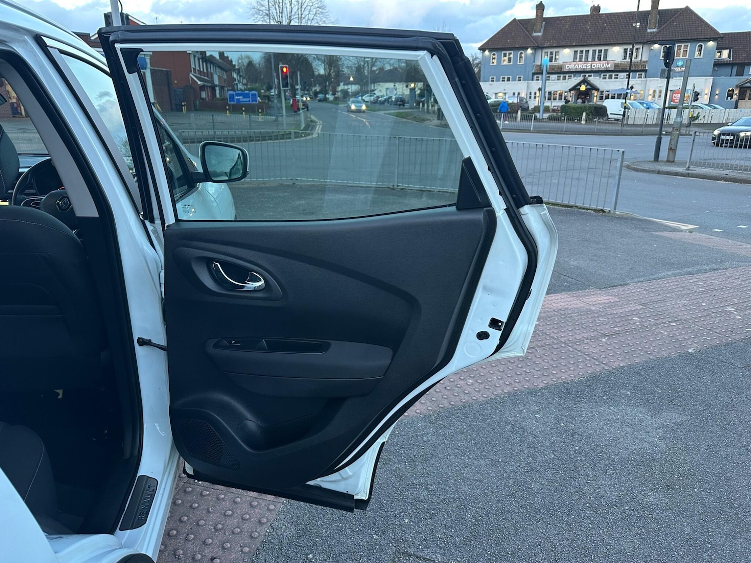 Used Renault Kadjar 2015 for sale - 77853835: Photo 29