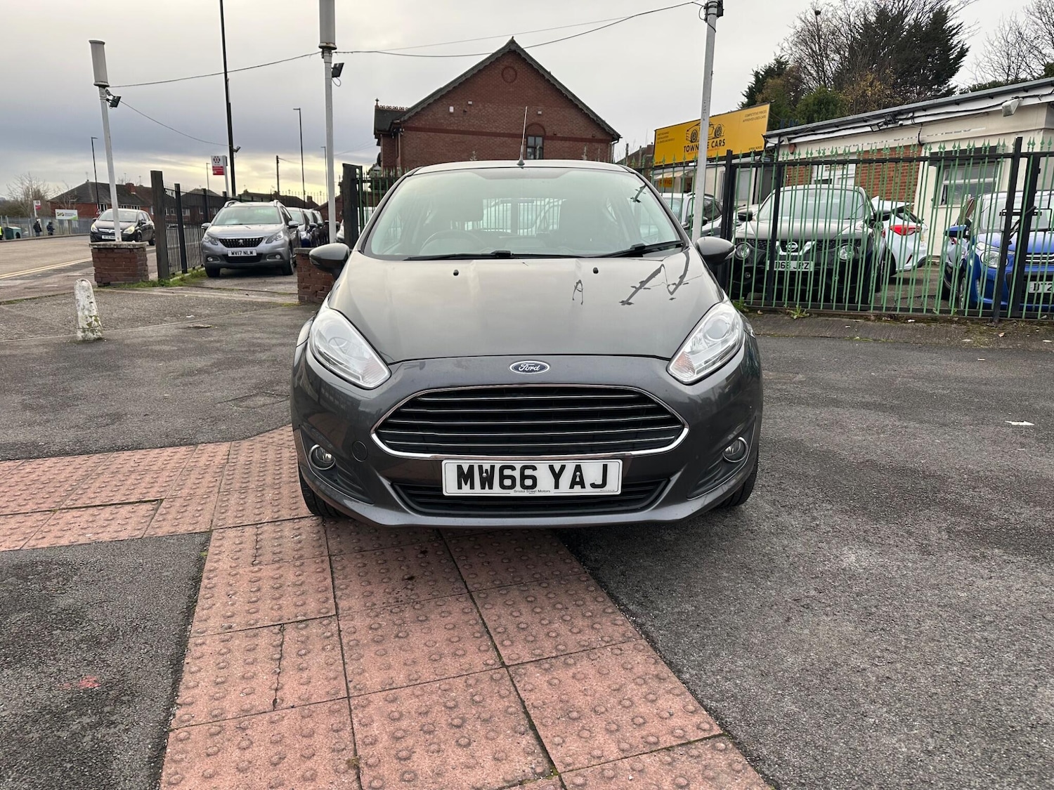 Used Ford Fiesta 2016 for sale - 76742989: Photo 2