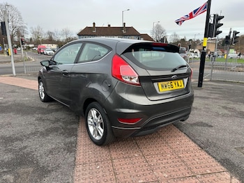 Used Ford Fiesta 2016 for sale - 76742989: Photo