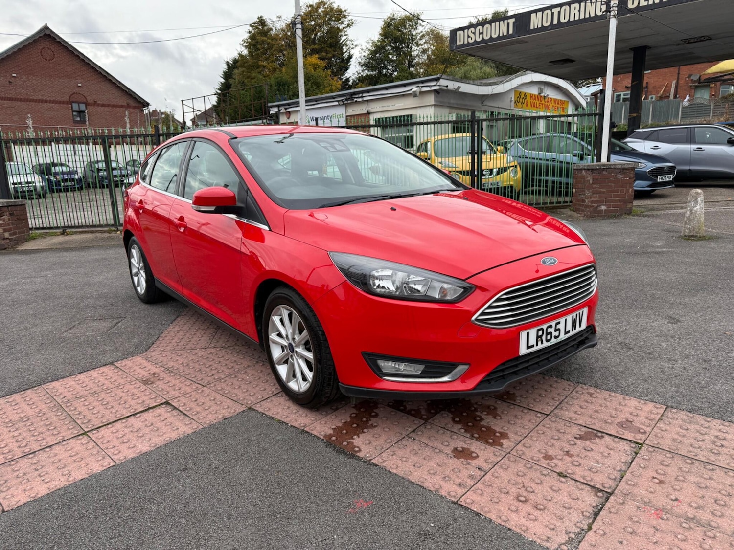 Used Ford Focus 2015 for sale - 76359950: Photo 2
