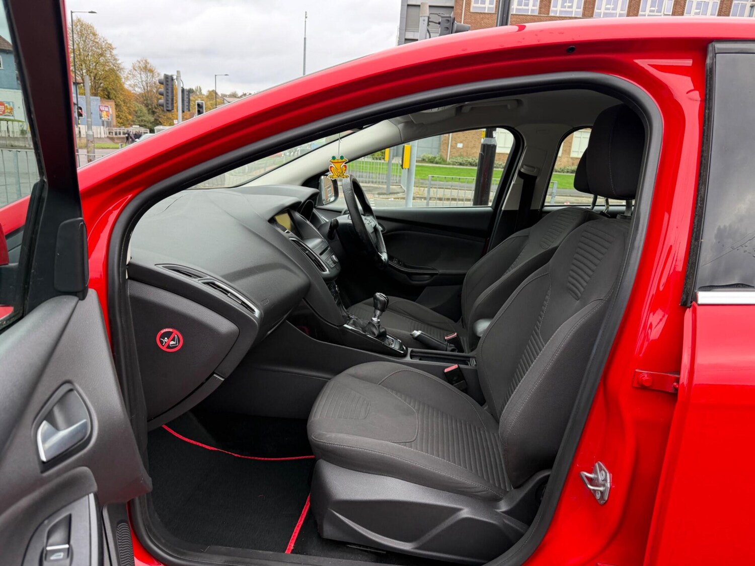 Used Ford Focus 2015 for sale - 76359950: Photo 25
