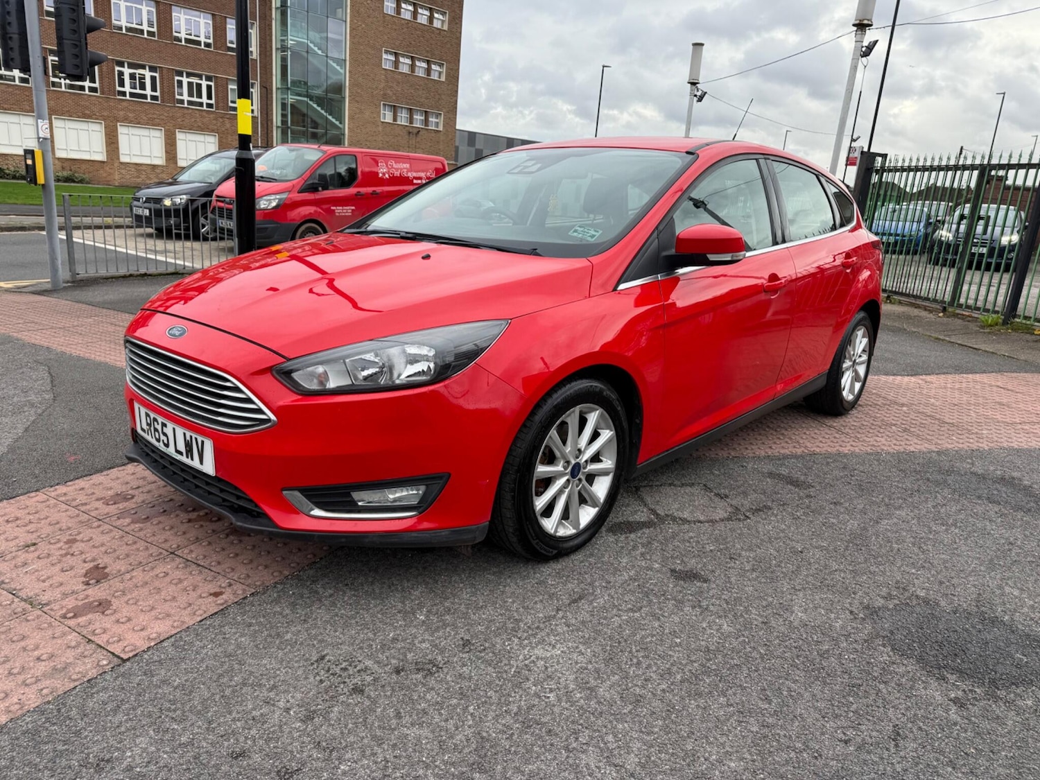 Used Ford Focus 2015 for sale - 76359950: Photo 9