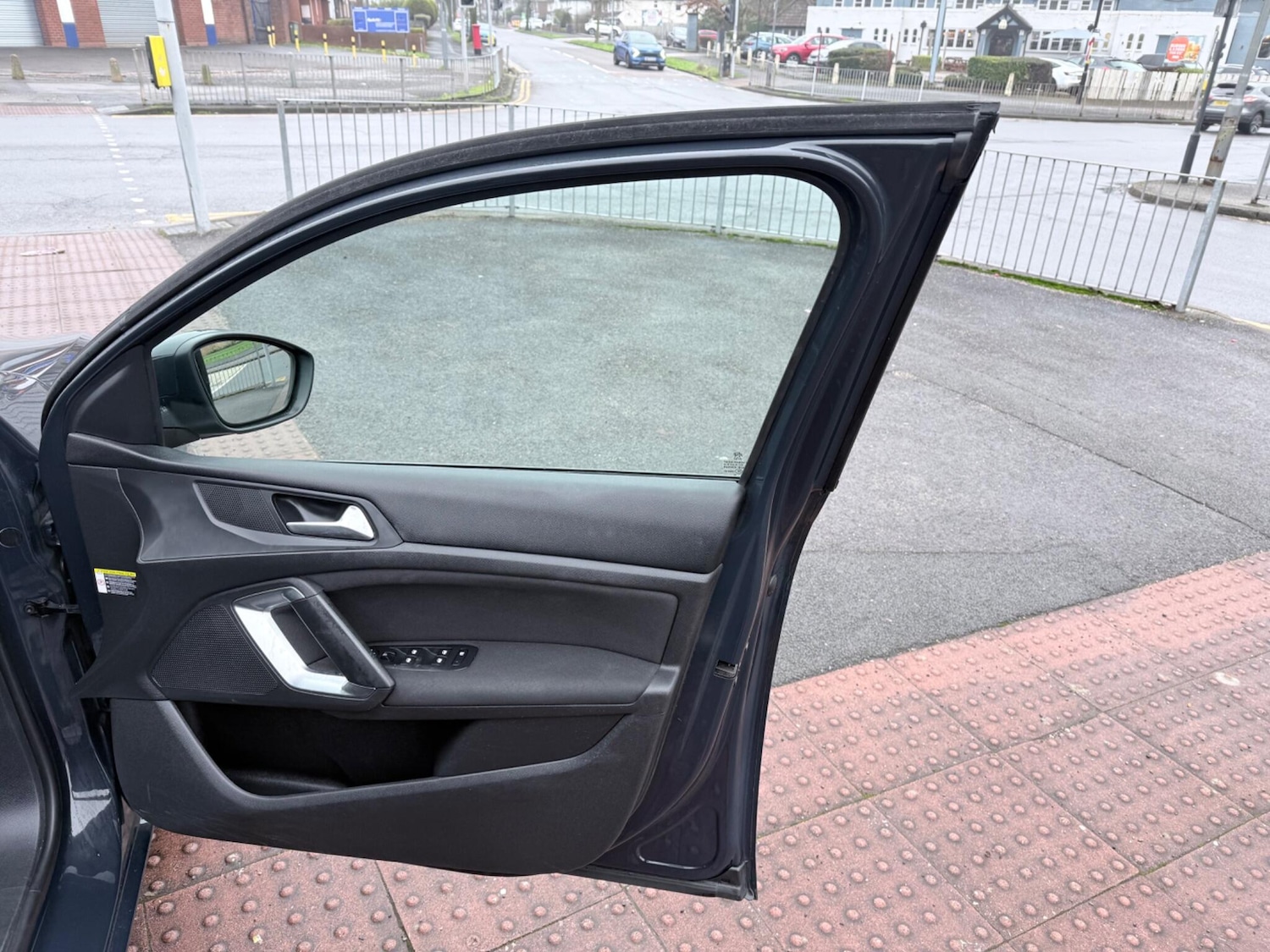 Used Peugeot 308 2016 for sale - 77242331: Photo 27