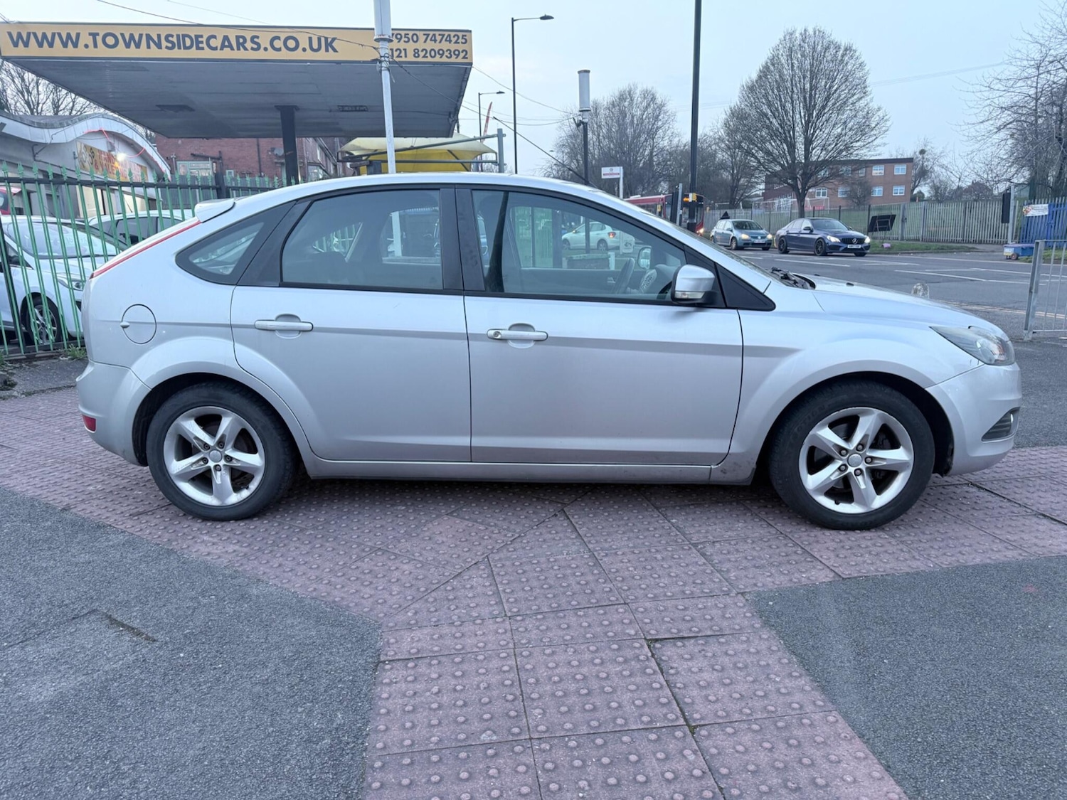 Used Ford Focus 2010 for sale - 77768027: Photo 16