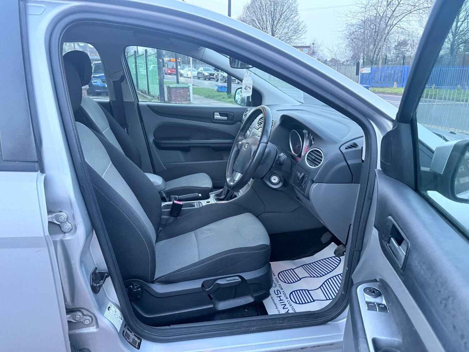 Used Ford Focus 2010 for sale - 77768027: Photo 22