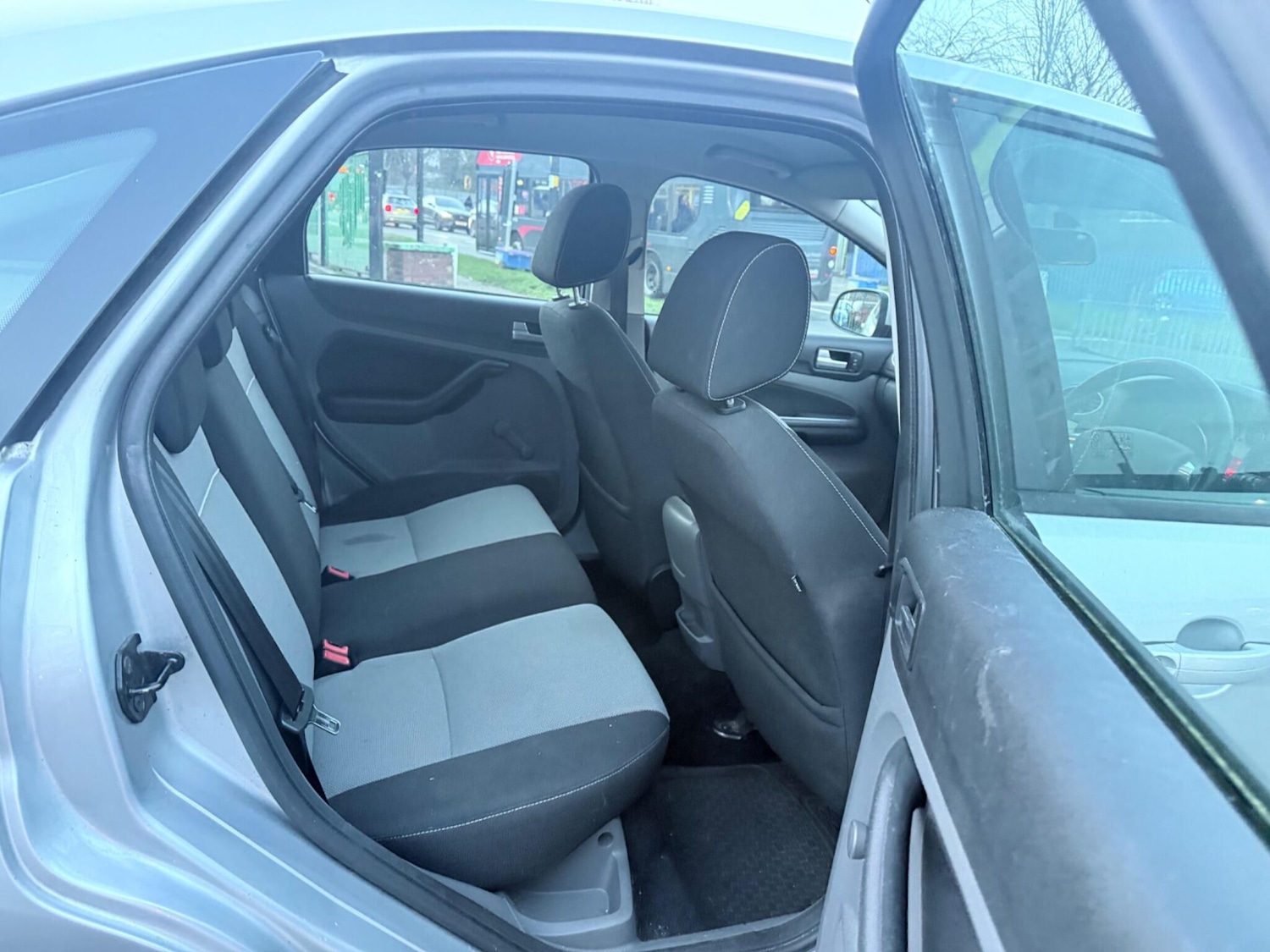 Used Ford Focus 2010 for sale - 77768027: Photo 24