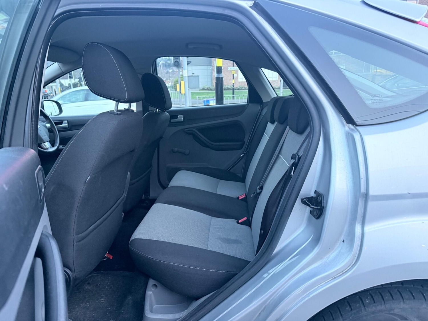 Used Ford Focus 2010 for sale - 77768027: Photo 25