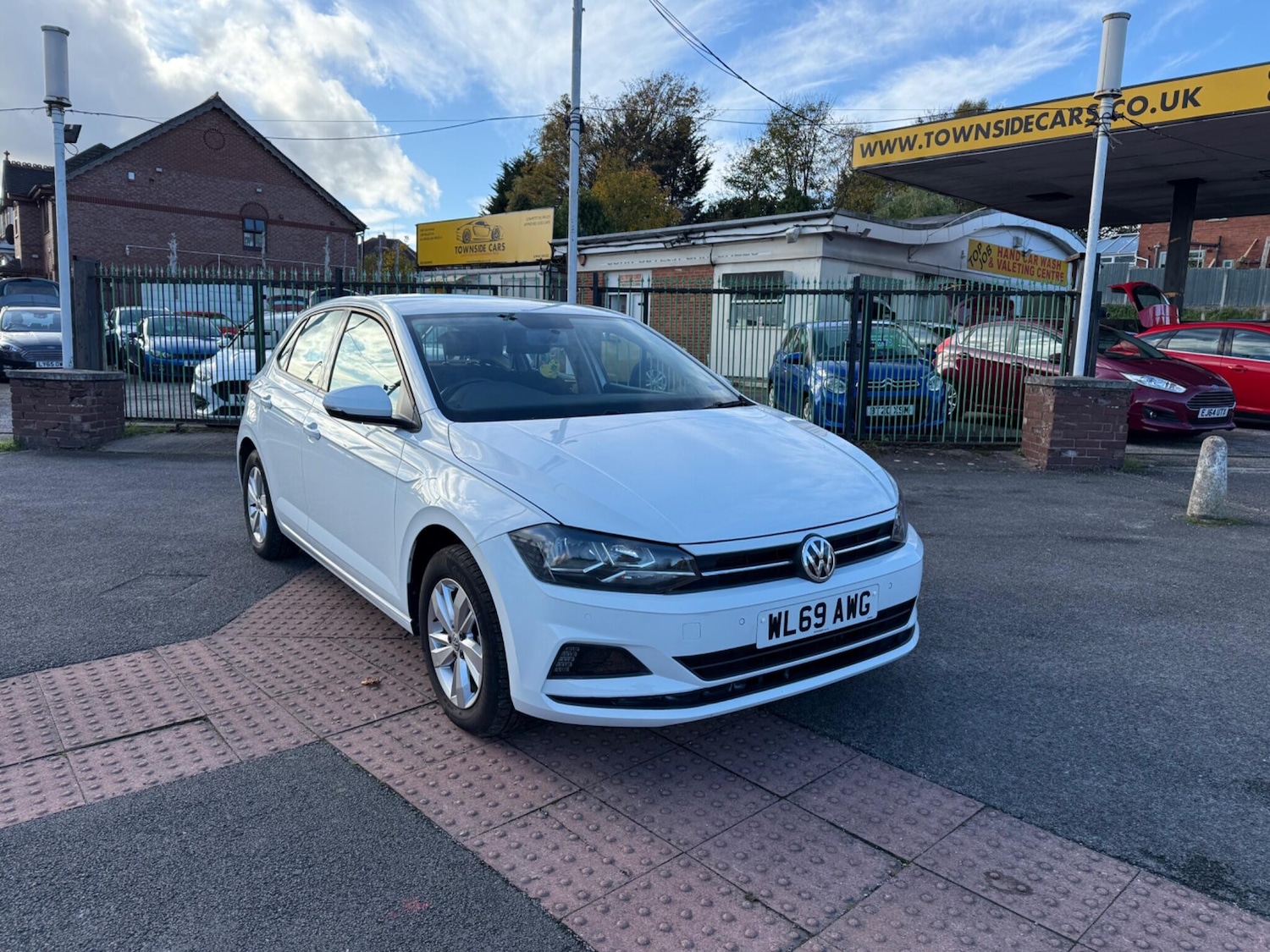 Used Volkswagen Polo 2020 for sale - 76440783: Photo 2