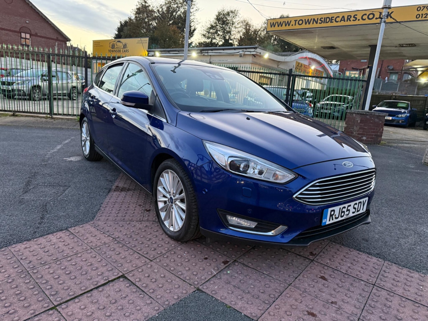 Used Ford Focus 2015 for sale - 76389089: Photo 2
