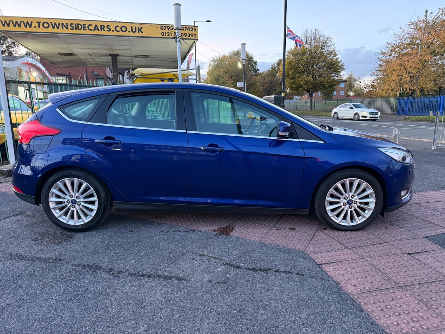 Used Ford Focus 2015 for sale - 76389089: Photo 3