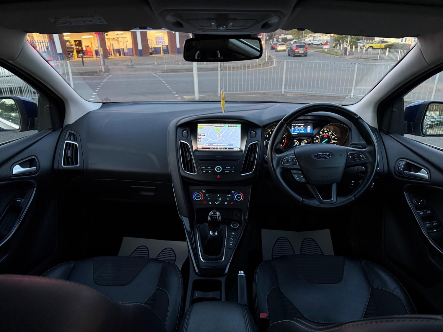 Used Ford Focus 2015 for sale - 76389089: Photo 4