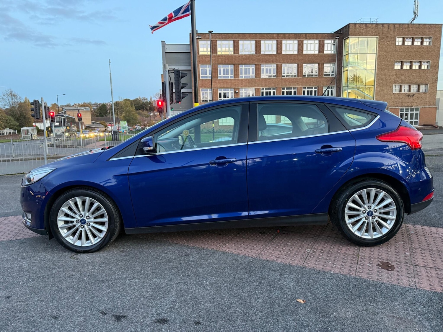 Used Ford Focus 2015 for sale - 76389089: Photo 8