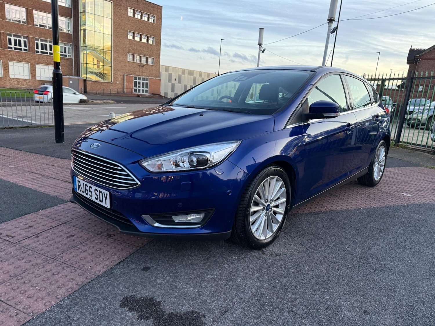 Used Ford Focus 2015 for sale - 76389089: Photo 9