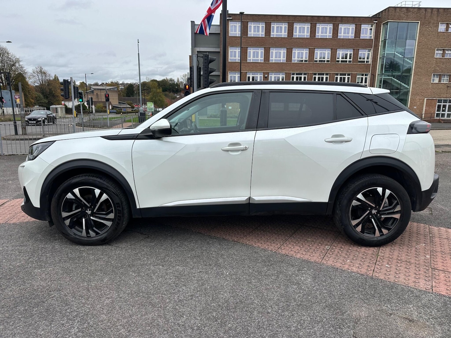 Used Peugeot 2008 2020 for sale - 76380819: Photo 8