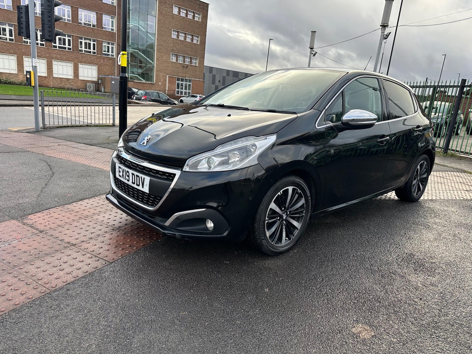 Used Peugeot 208 for sale - 77524757: Photo 2