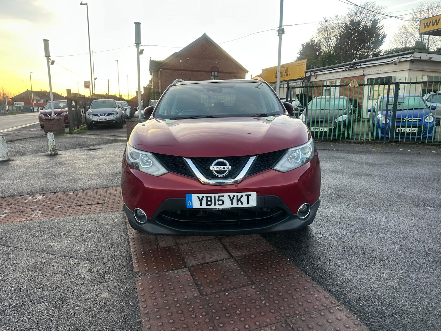 Used Nissan Qashqai 2015 for sale - 76926723: Photo 2