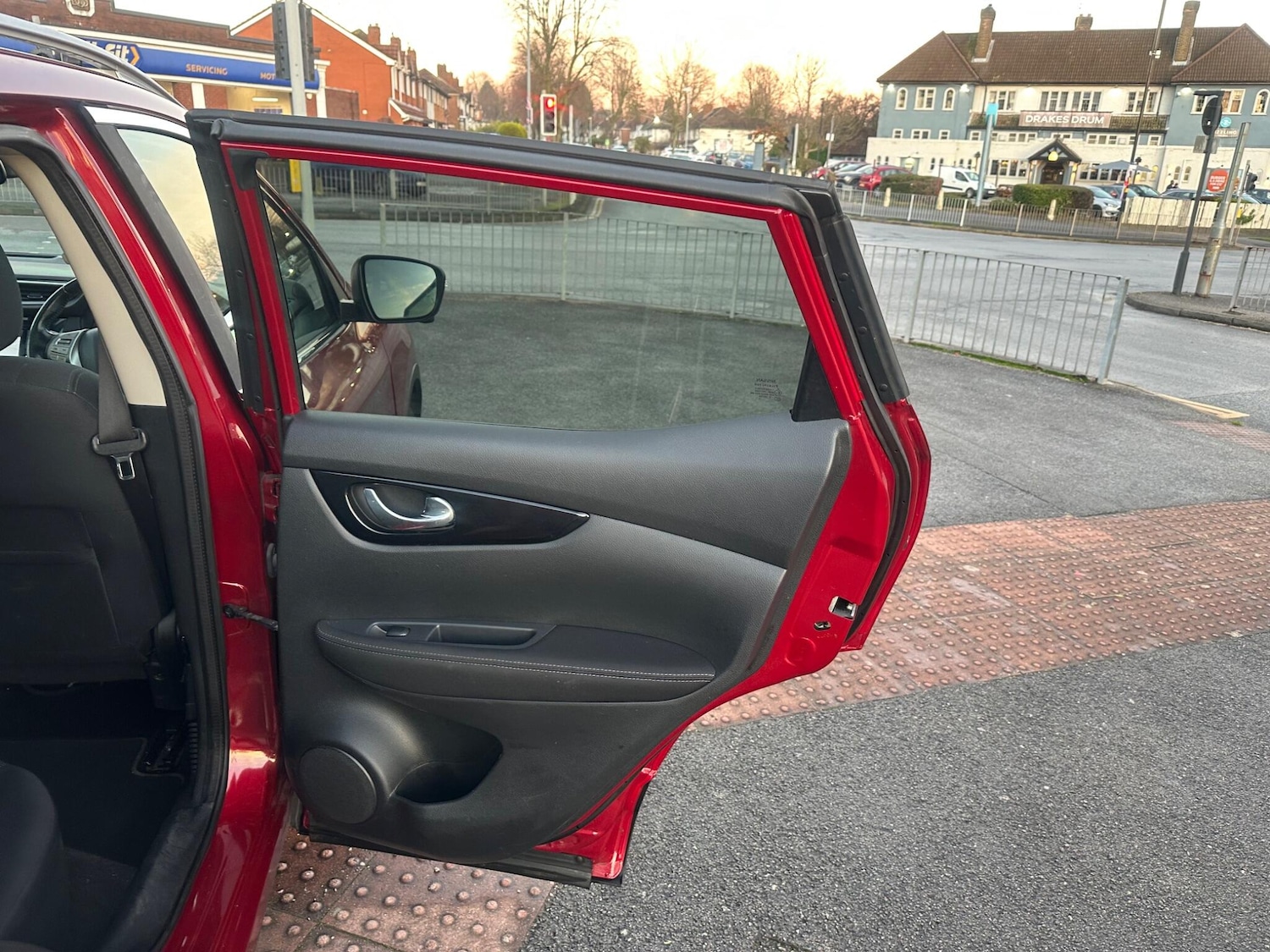 Used Nissan Qashqai 2015 for sale - 76926723: Photo 28