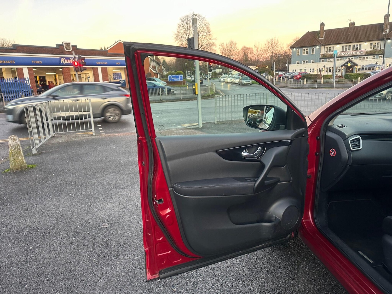 Used Nissan Qashqai 2015 for sale - 76926723: Photo 30