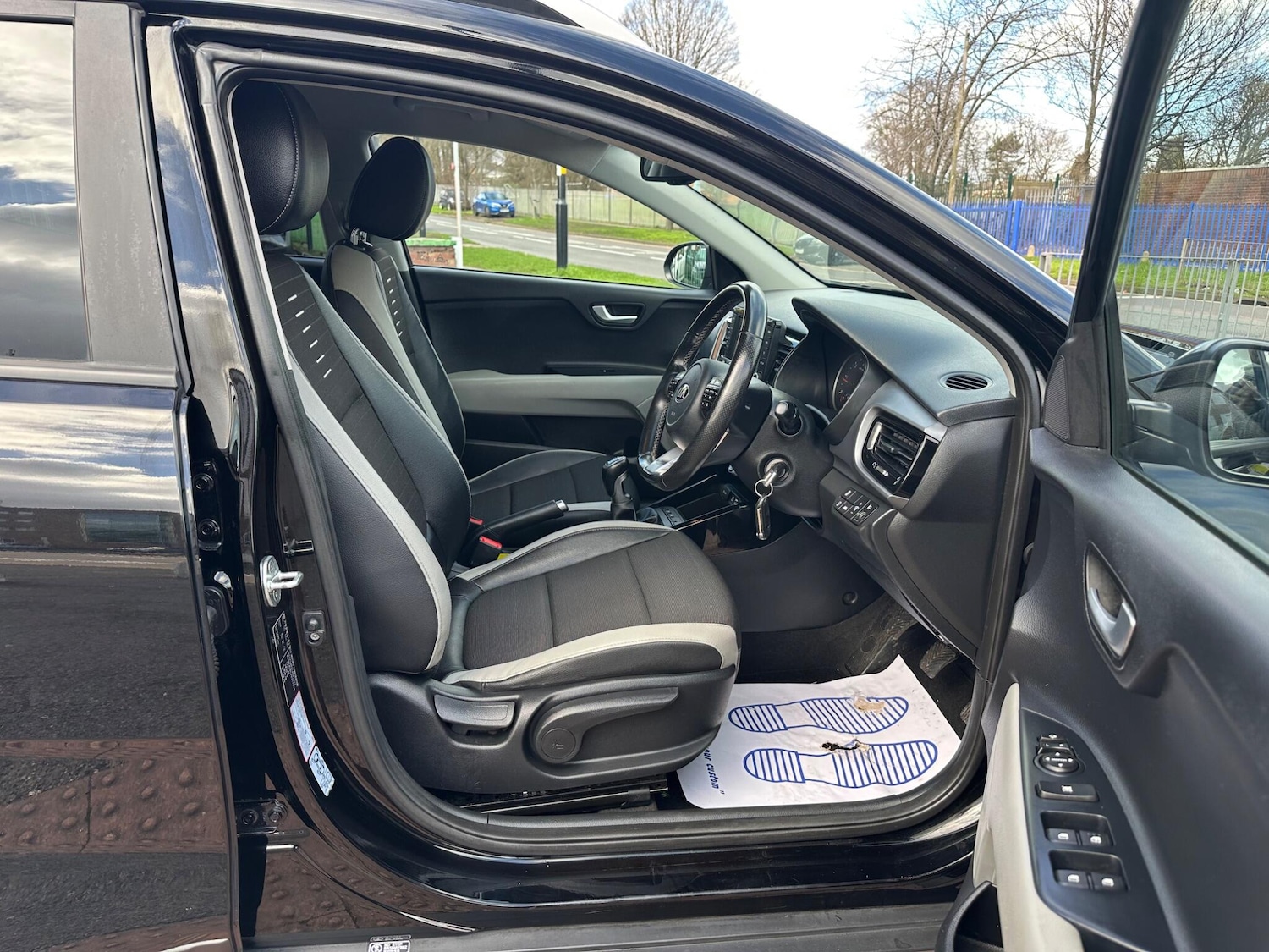 Used Kia Stonic 2018 for sale - 77637565: Photo 19