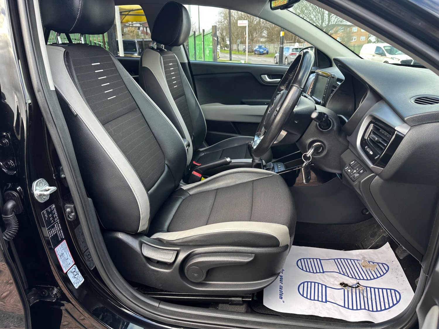 Used Kia Stonic 2018 for sale - 77637565: Photo 20