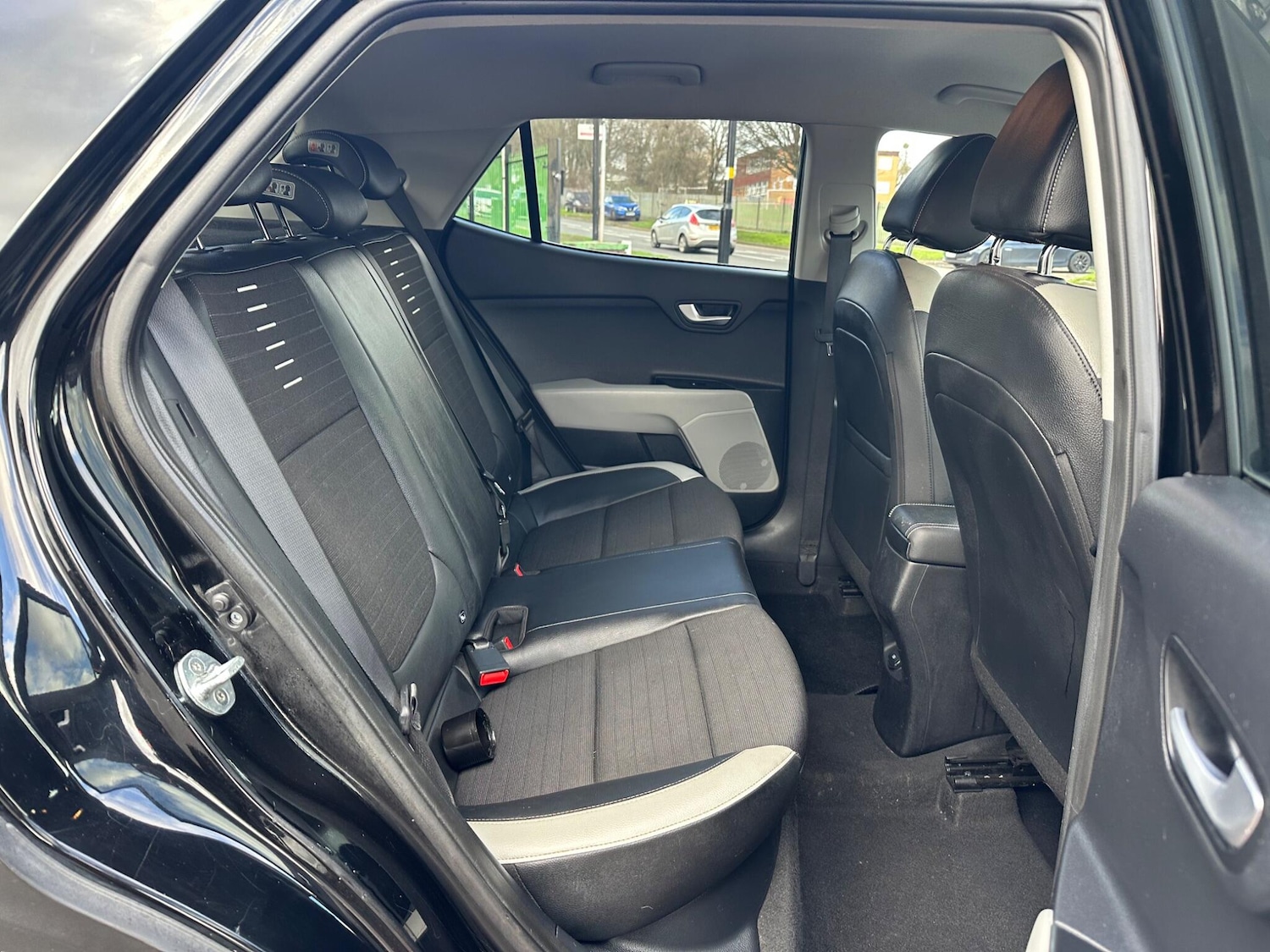 Used Kia Stonic 2018 for sale - 77637565: Photo 23