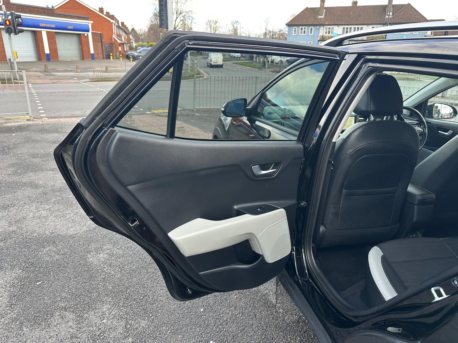 Used Kia Stonic 2018 for sale - 77637565: Photo 28