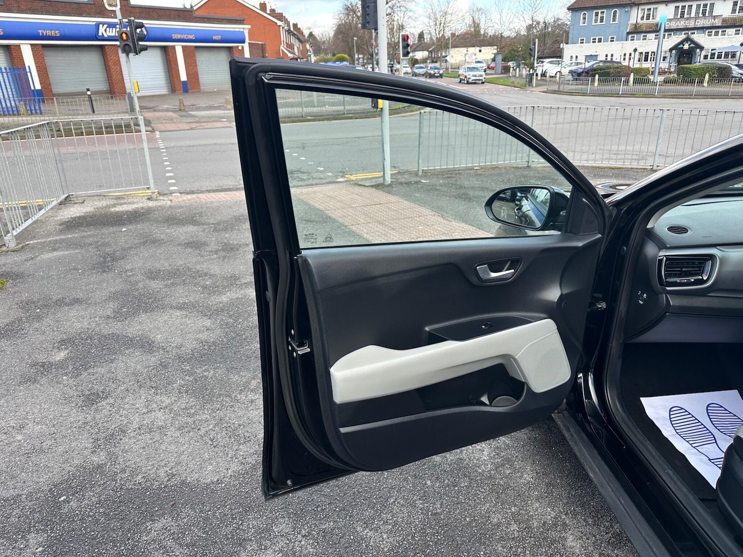 Used Kia Stonic 2018 for sale - 77637565: Photo 29