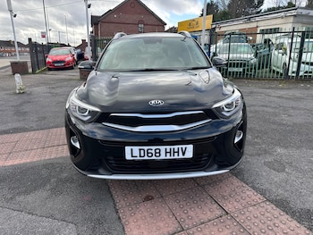 Used Kia Stonic 2018 for sale - 77637565: Photo