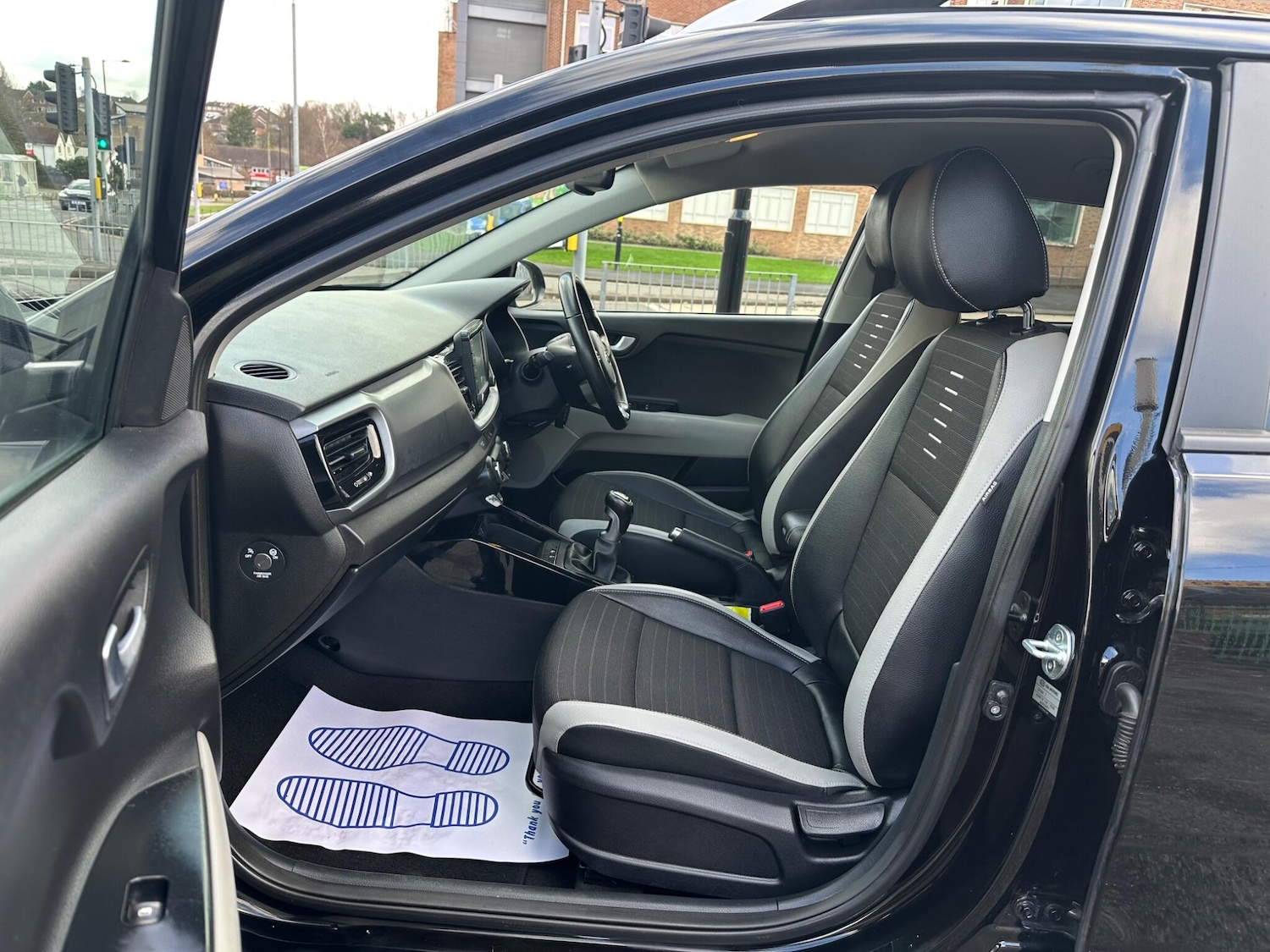 Used Kia Stonic 2018 for sale - 77637565: Photo 33