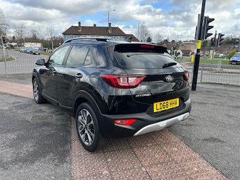 Used Kia Stonic 2018 for sale - 77637565: Photo