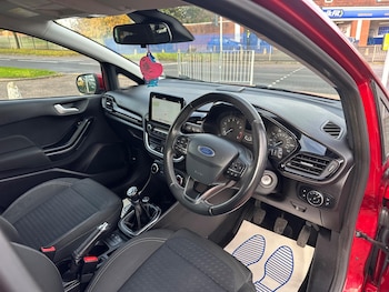 Used Ford Fiesta 2018 for sale - 76360101: Photo