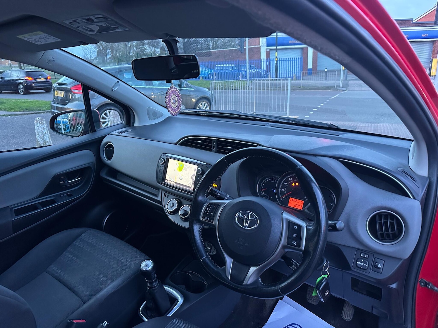 Used Toyota Yaris 2017 for sale - 77883602: Photo 15