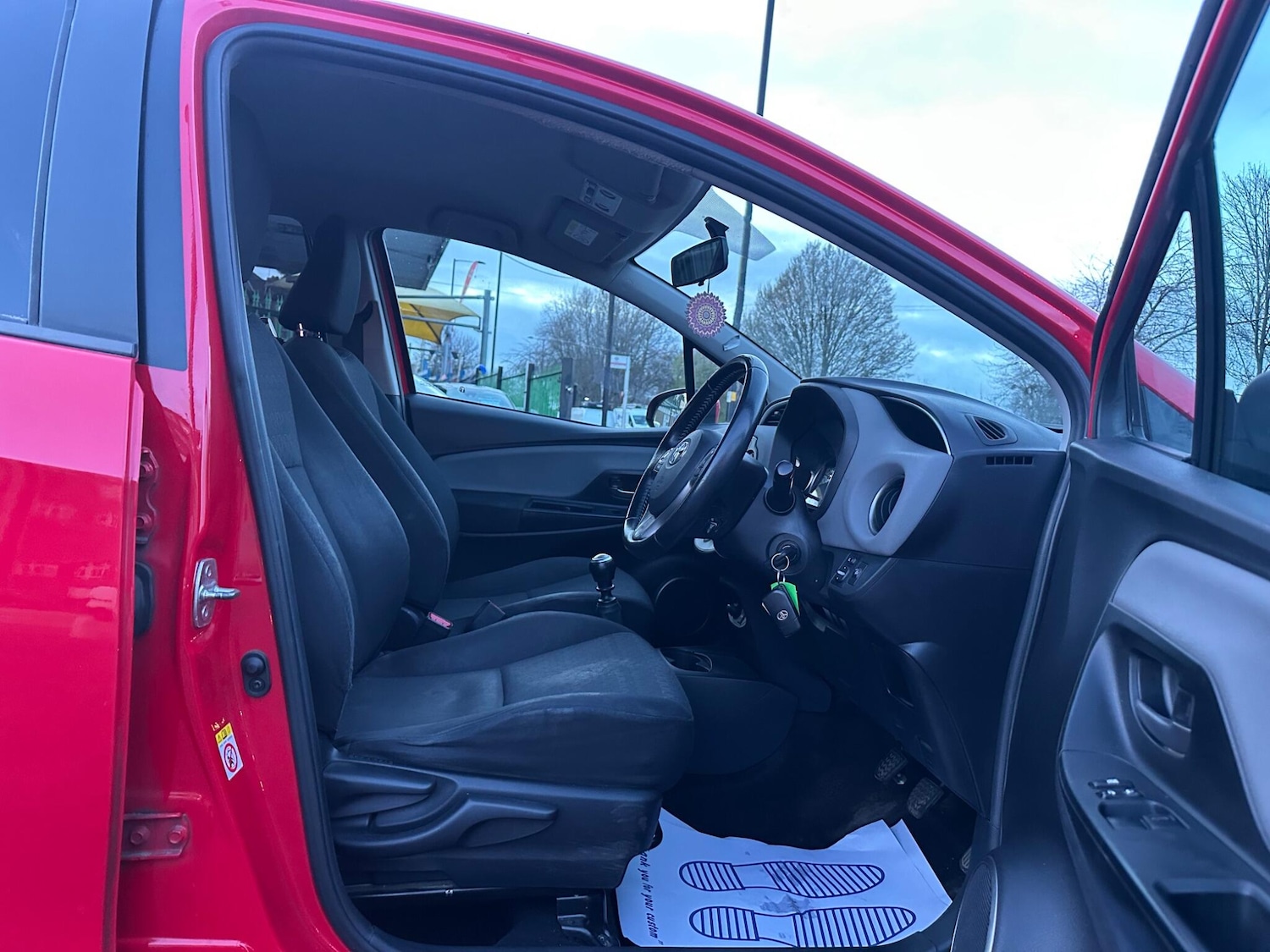 Used Toyota Yaris 2017 for sale - 77883602: Photo 19