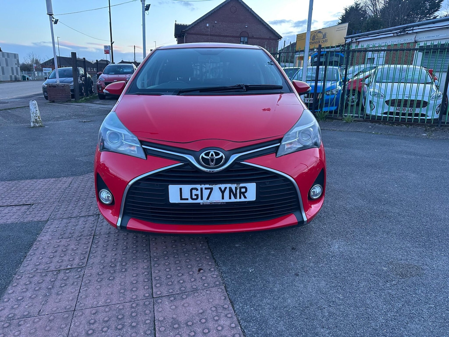 Used Toyota Yaris 2017 for sale - 77883602: Photo 2