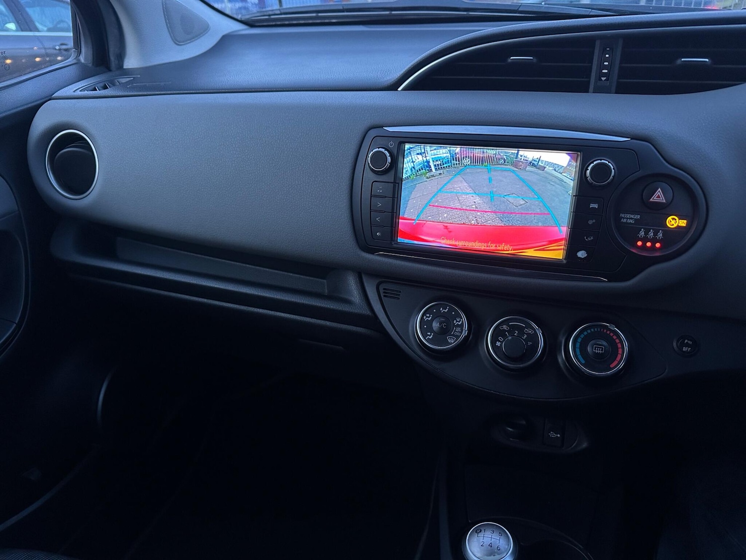 Used Toyota Yaris 2017 for sale - 77883602: Photo 27