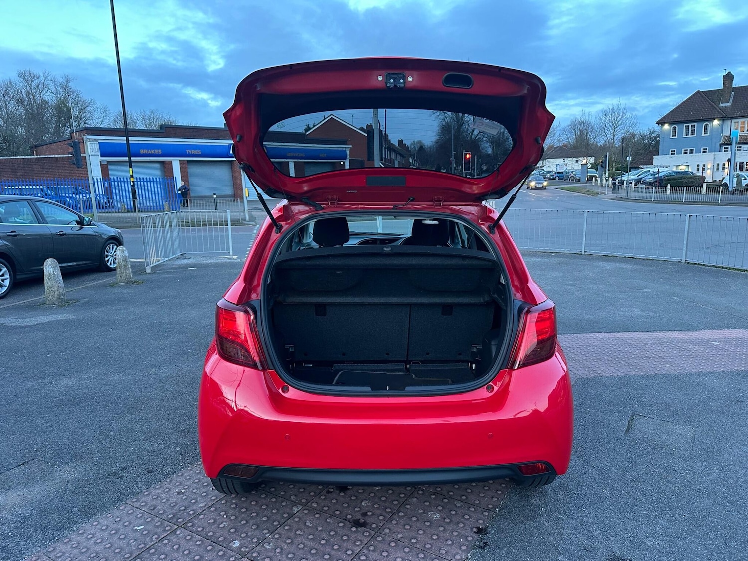 Used Toyota Yaris 2017 for sale - 77883602: Photo 29