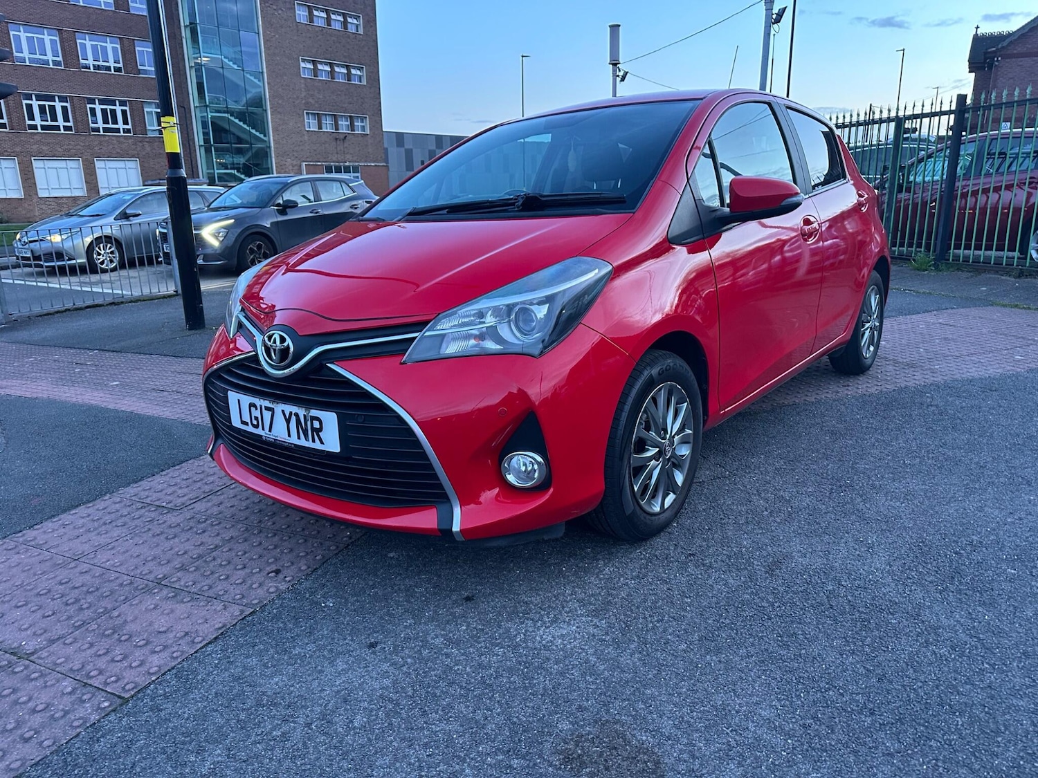 Used Toyota Yaris 2017 for sale - 77883602: Photo 3