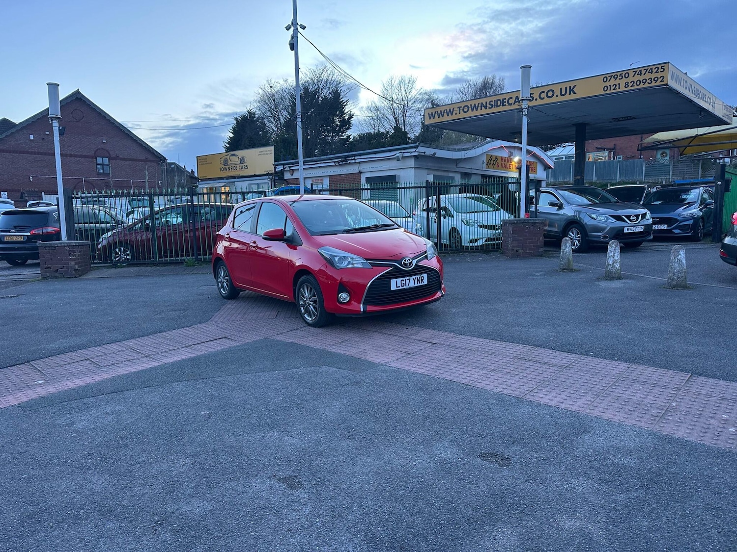 Used Toyota Yaris 2017 for sale - 77883602: Photo 32