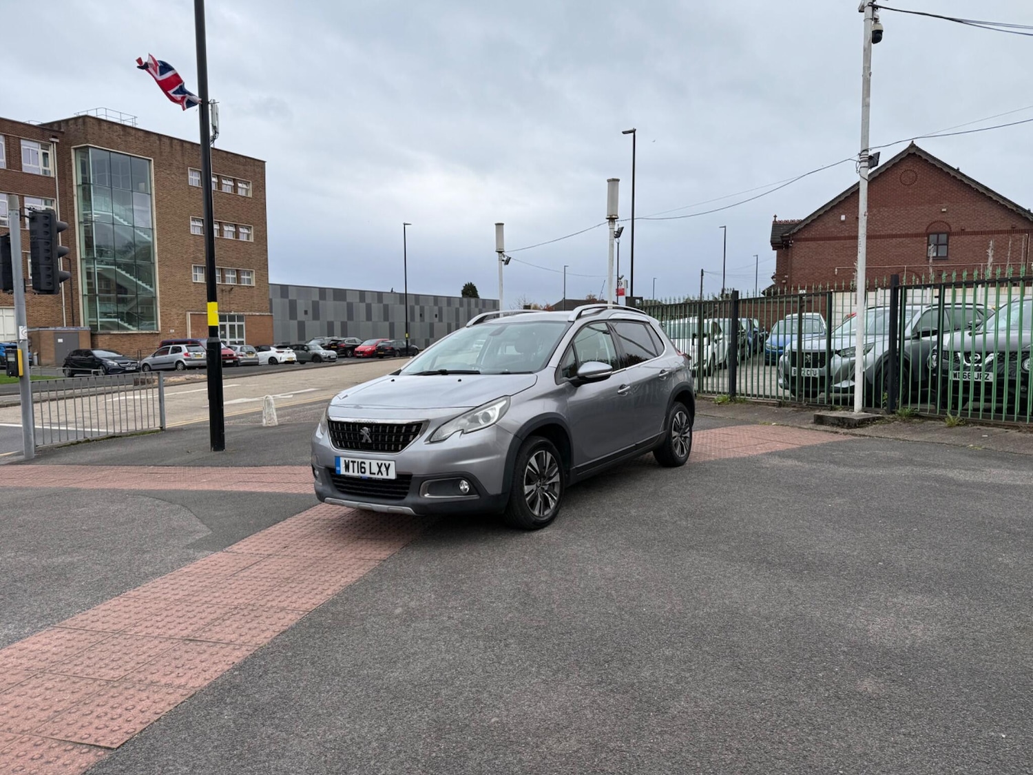 Used Peugeot 2008 2016 for sale - 76472737: Photo 11