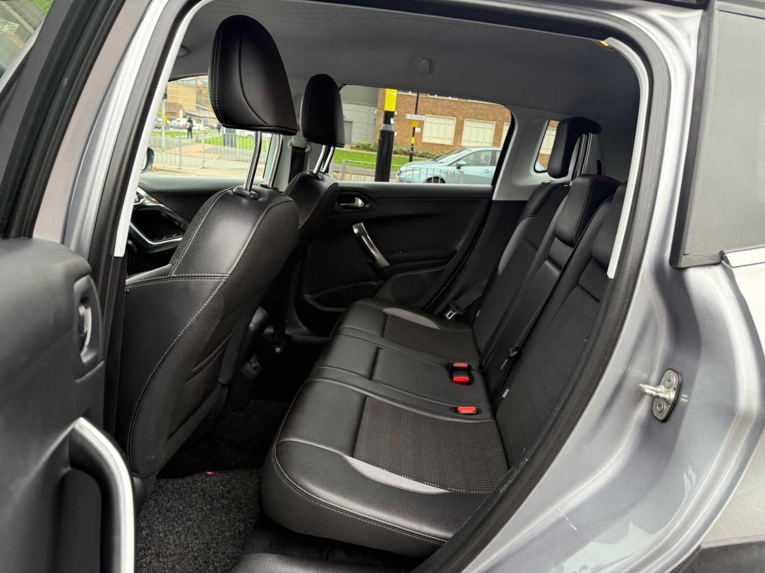 Used Peugeot 2008 2016 for sale - 76472737: Photo 24