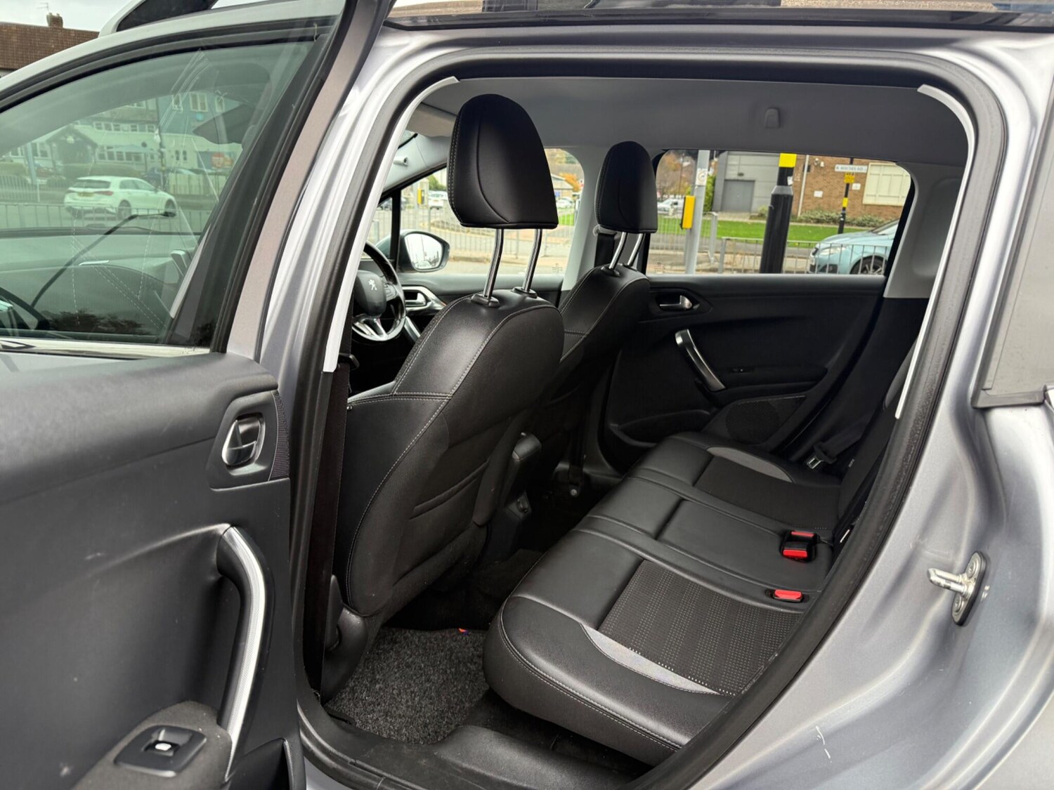 Used Peugeot 2008 2016 for sale - 76472737: Photo 26