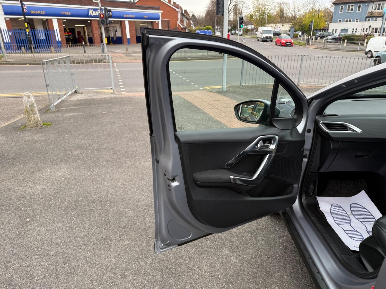 Used Peugeot 2008 2016 for sale - 76472737: Photo 30