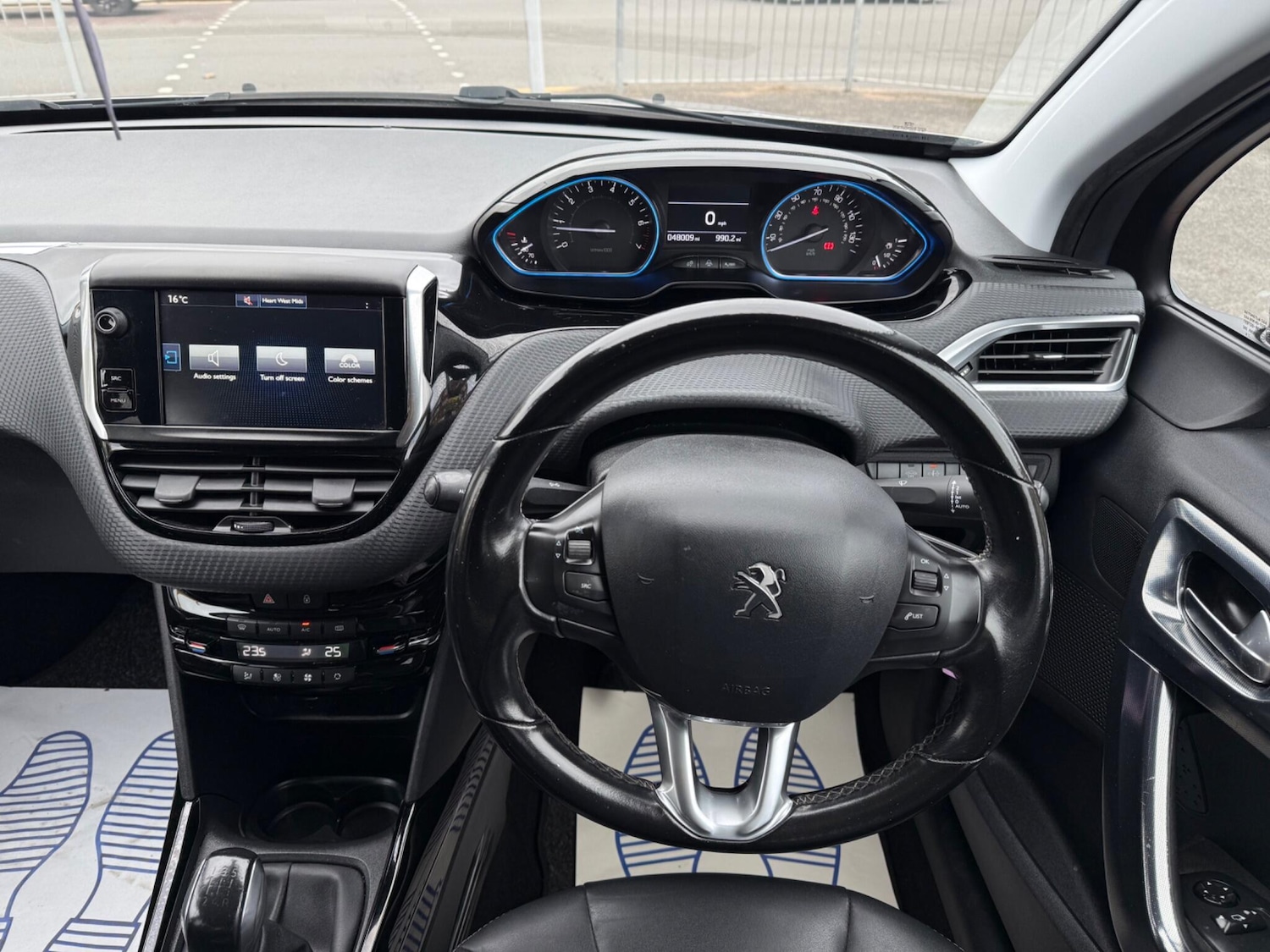 Used Peugeot 2008 2016 for sale - 76472737: Photo 31