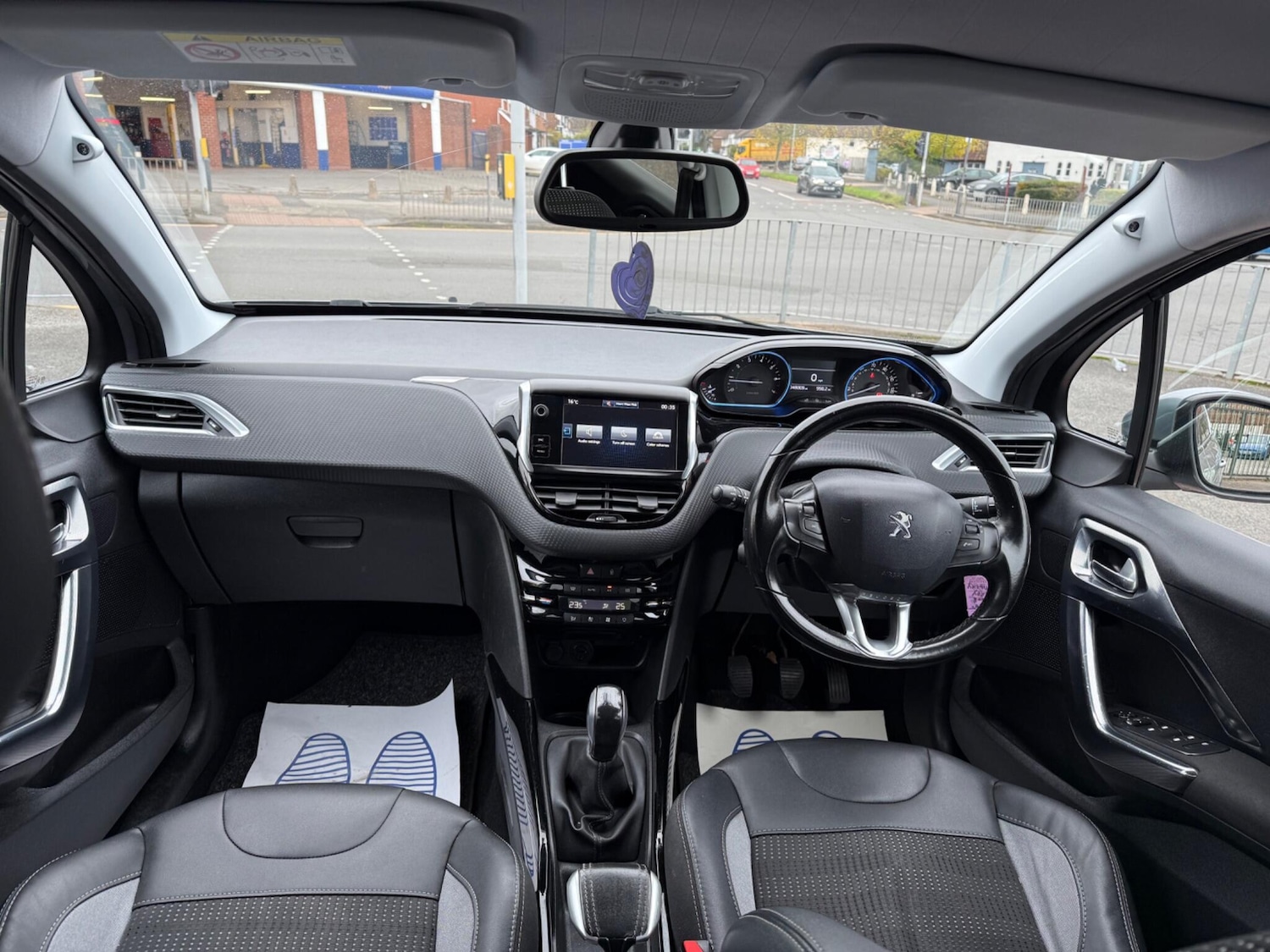 Used Peugeot 2008 2016 for sale - 76472737: Photo 32