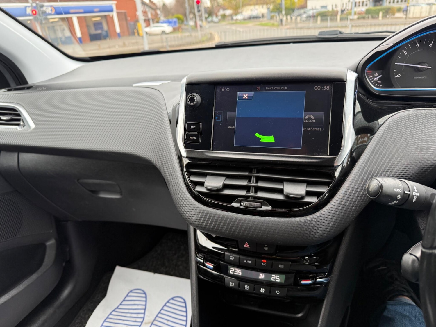 Used Peugeot 2008 2016 for sale - 76472737: Photo 34