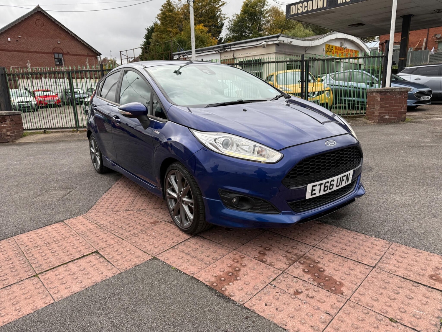 Used Ford Fiesta 2017 for sale - 76388370: Photo 2