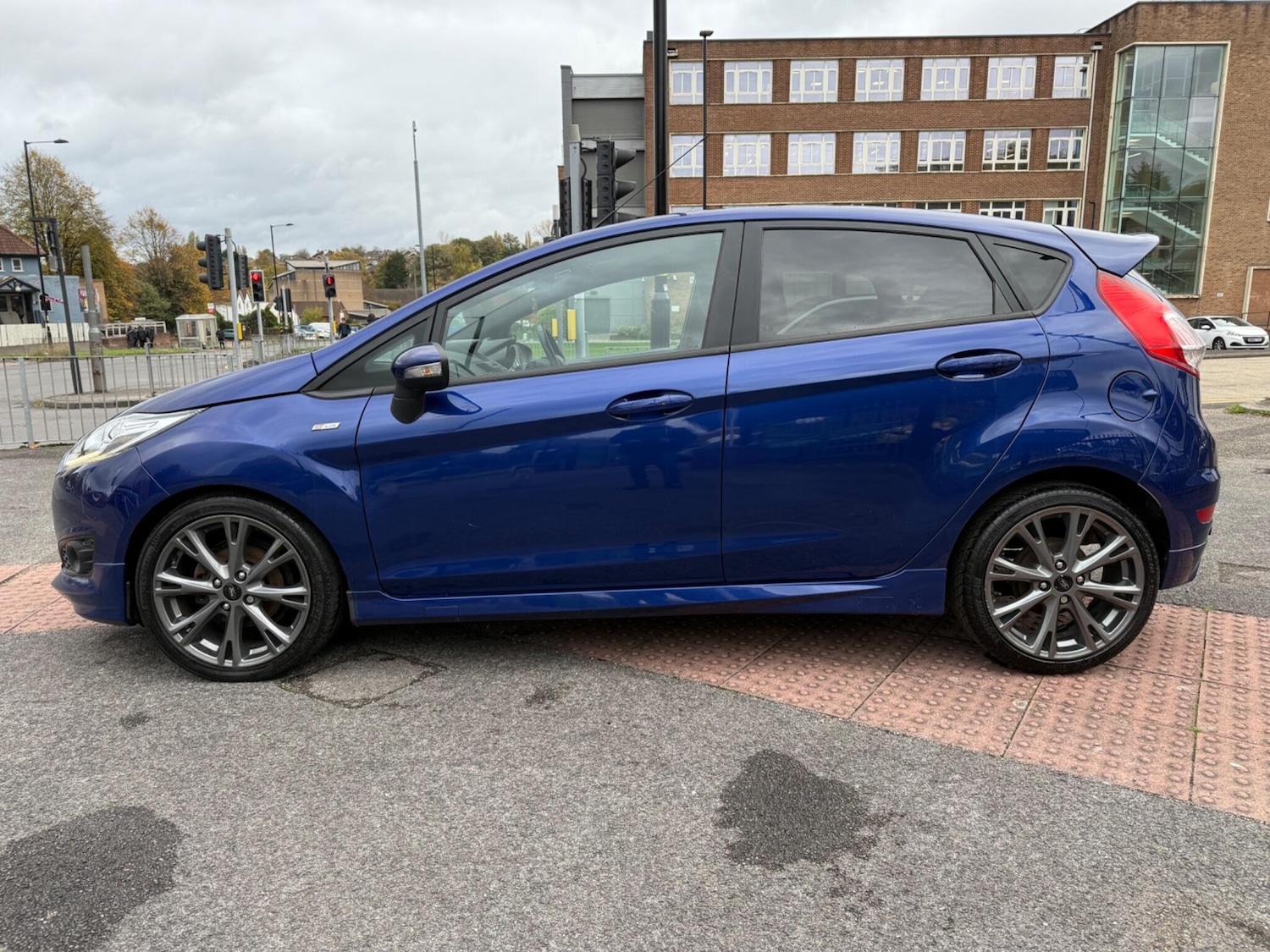Used Ford Fiesta 2017 for sale - 76388370: Photo 8