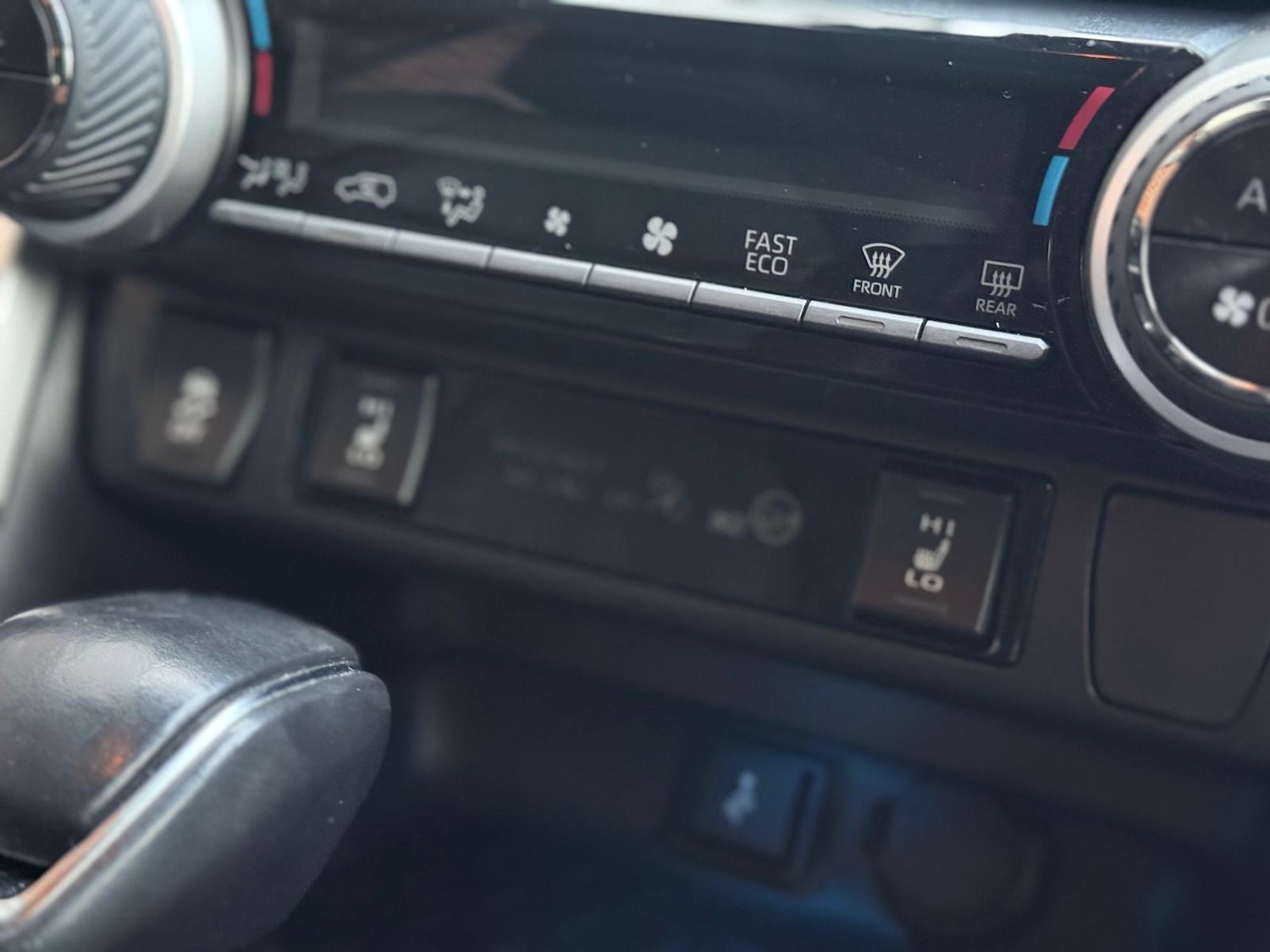 Used Toyota RAV4 2020 for sale - 76568212: Photo 17