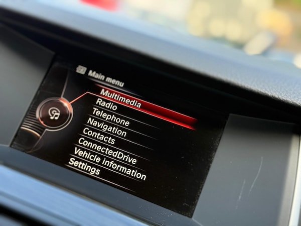 Used BMW 5 Series 2015 for sale - 76046957: Photo 17